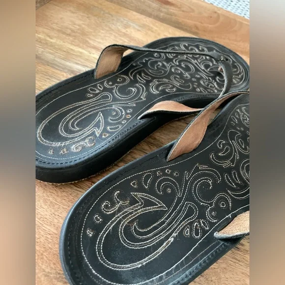 Olukai Paniolo Flip Flop Sandals Black Leather Sandals Size 11 - Picture 5 of 9